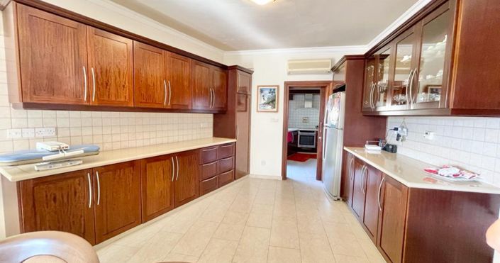 Image No.18-3 Bed House for sale