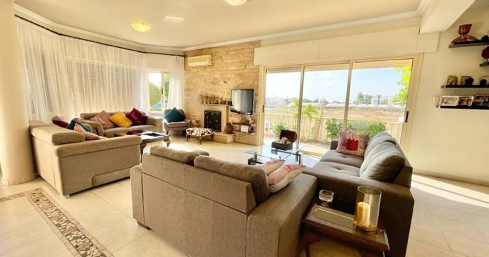 Image No.21-3 Bed House for sale