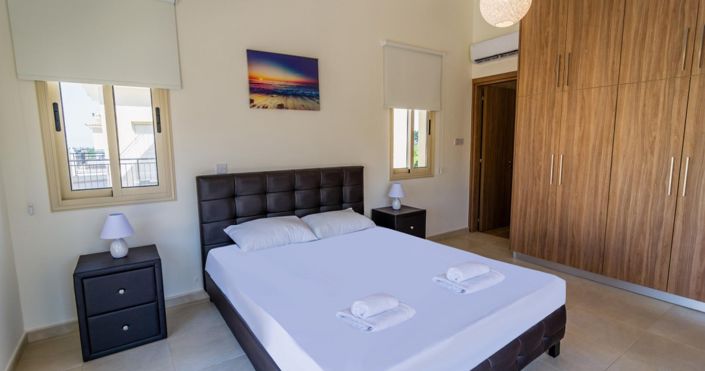 Image No.6-3 Bed House for sale