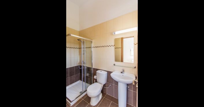 Image No.7-3 Bed House for sale