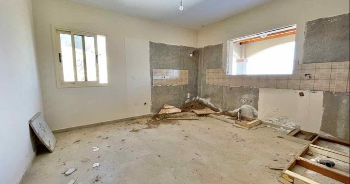 Image No.6-4 Bed House for sale