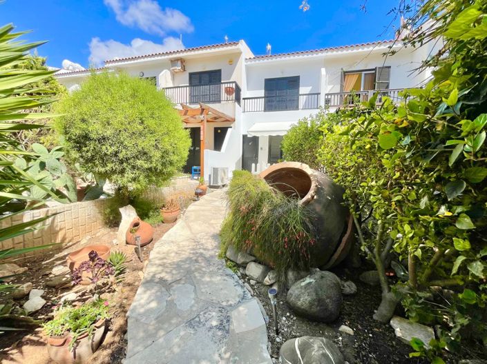 Image No.1-2 Bed House for sale
