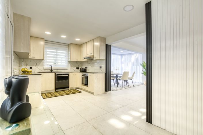 Image No.12-3 Bed House for sale