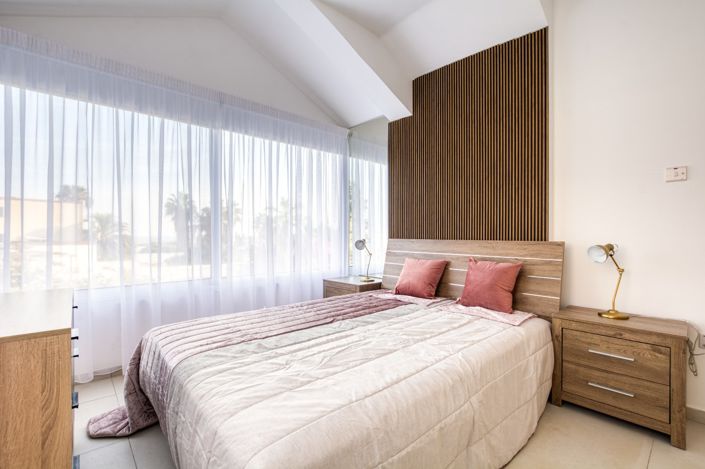 Image No.24-3 Bed House for sale