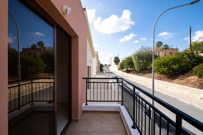 Image No.5-2 Bed House for sale