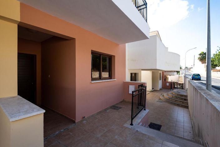 Image No.8-2 Bed House for sale