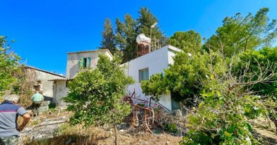 1 - Giolou, House