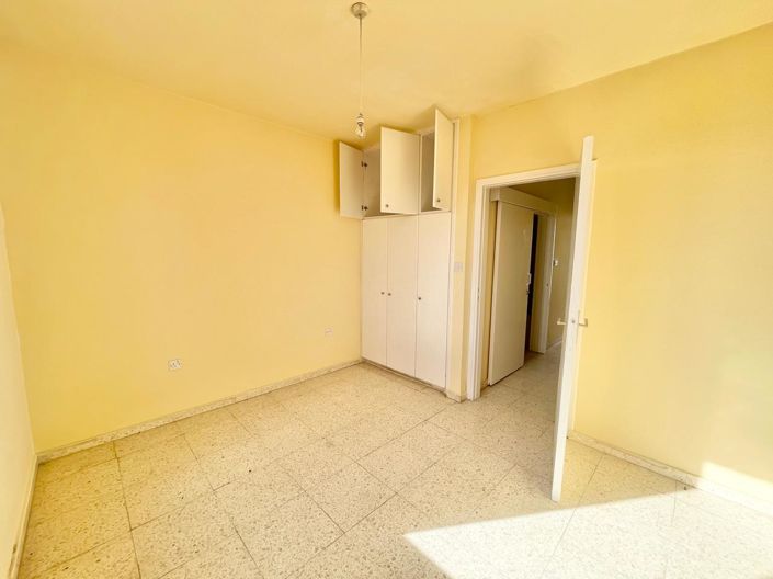 Image No.11-2 Bed House for sale