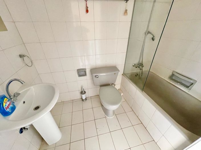 Image No.12-2 Bed House for sale