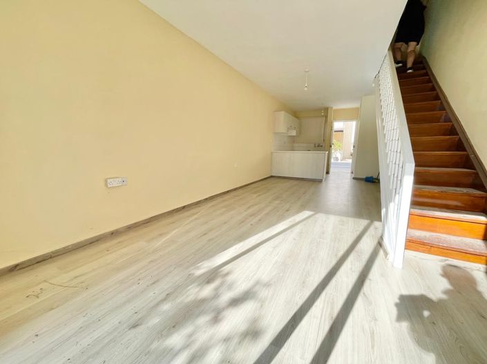 Image No.14-2 Bed House for sale