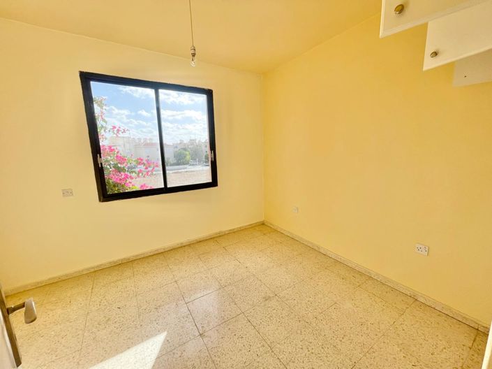 Image No.8-2 Bed House for sale