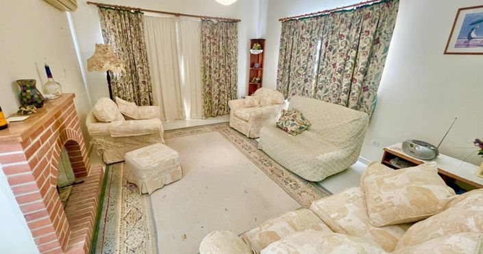 Image No.10-3 Bed House for sale