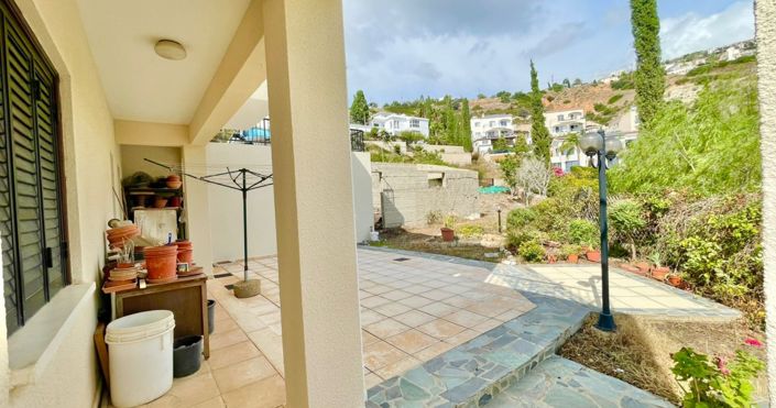 Image No.18-3 Bed House for sale