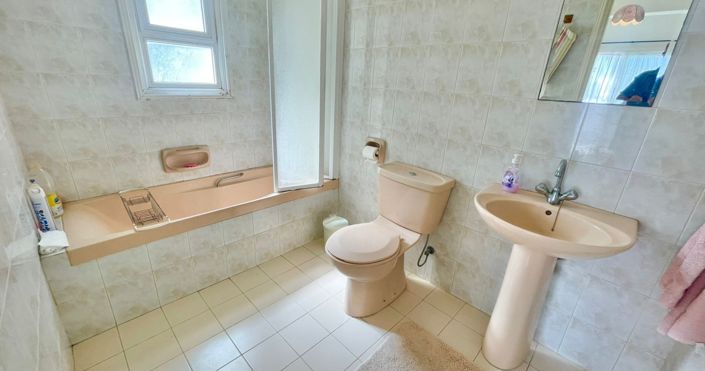 Image No.43-3 Bed House for sale