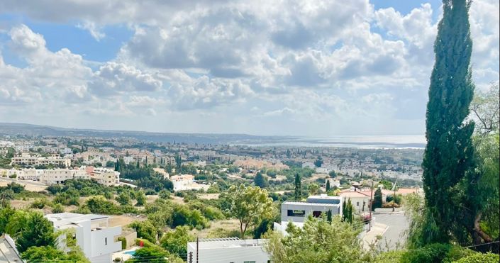 Image No.6-3 Bed House for sale