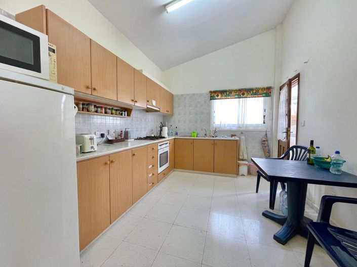 Image No.8-3 Bed House for sale