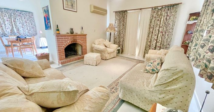 Image No.8-3 Bed House for sale