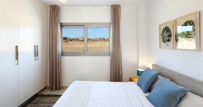 Image No.12-2 Bed House for sale