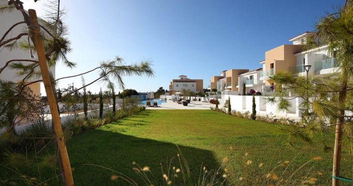 Image No.9-2 Bed House for sale