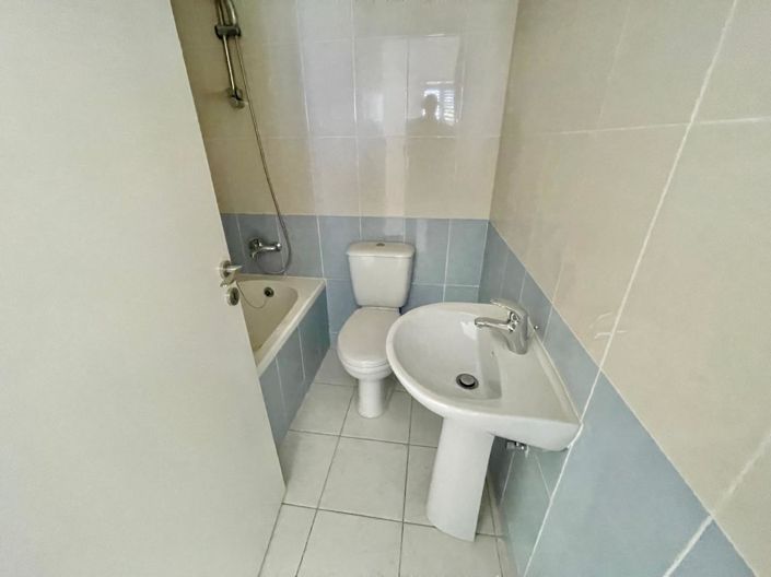 Image No.15-2 Bed House for sale