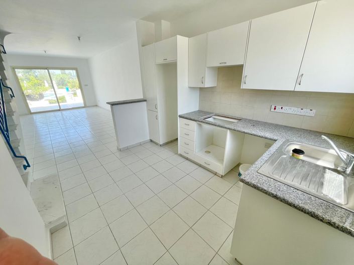 Image No.8-2 Bed House for sale