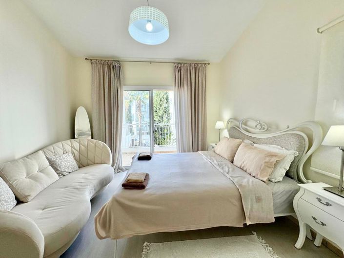 Image No.10-3 Bed House for sale