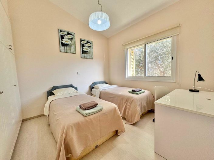 Image No.13-3 Bed House for sale