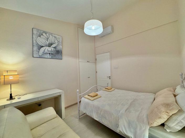 Image No.15-3 Bed House for sale