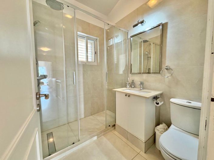 Image No.19-3 Bed House for sale