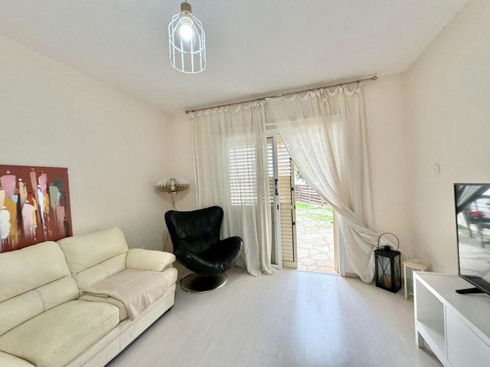 Image No.8-3 Bed House for sale