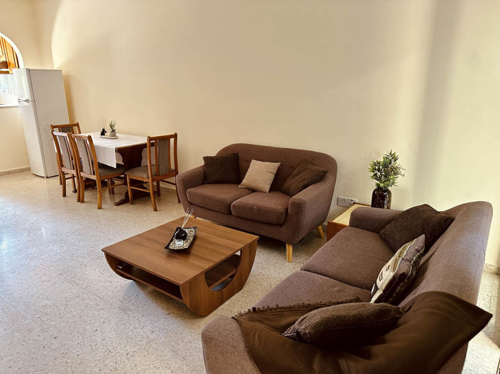 Image No.6-2 Bed House for sale