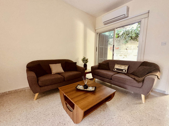 Image No.7-2 Bed House for sale