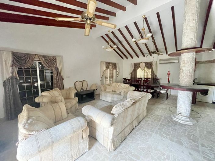 Image No.12-2 Bed House for sale