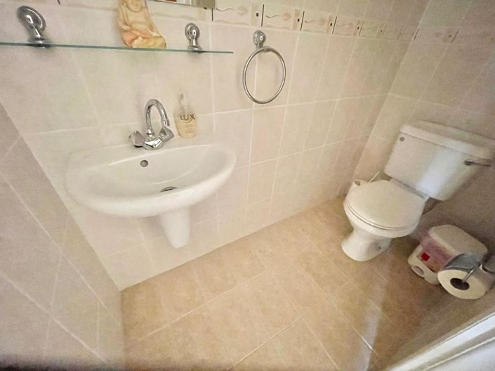 Image No.12-4 Bed House for sale