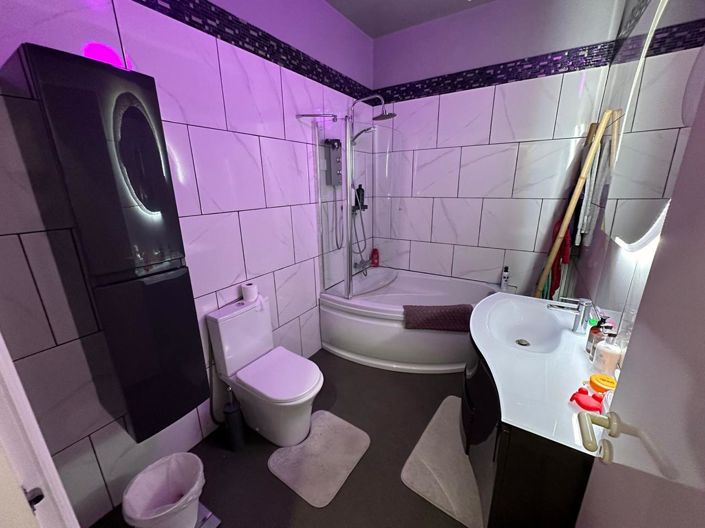 Image No.21-3 Bed House for sale