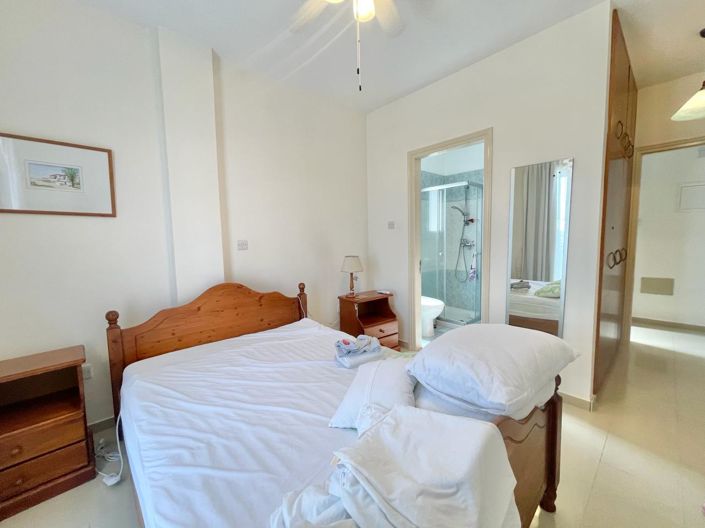 Image No.10-3 Bed House for sale