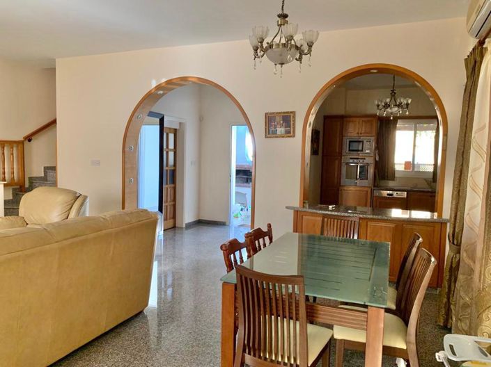 Image No.11-3 Bed House for sale