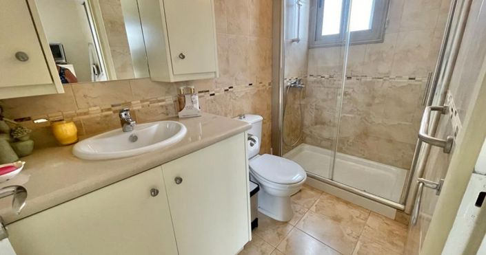 Image No.10-2 Bed House for sale