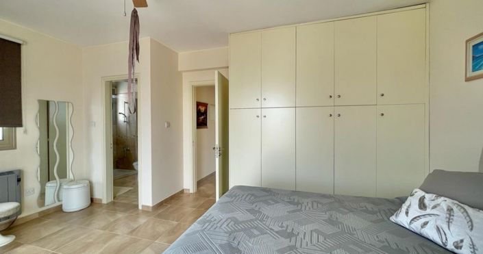 Image No.14-2 Bed House for sale