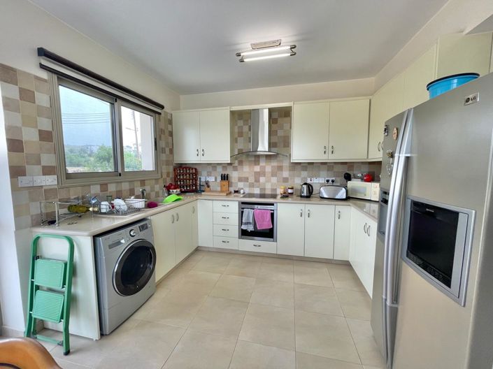 Image No.4-2 Bed House for sale