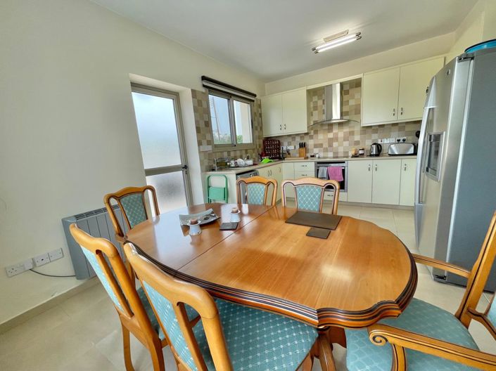 Image No.6-2 Bed House for sale