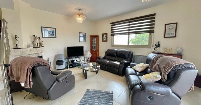 Image No.7-2 Bed House for sale