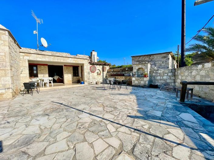 Image No.1-3 Bed House for sale
