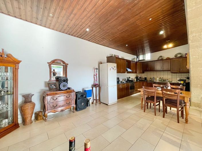 Image No.9-3 Bed House for sale