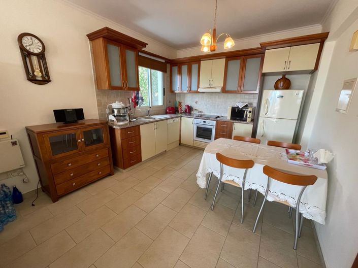 Image No.12-3 Bed House for sale