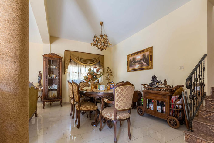 Image No.18-3 Bed House for sale