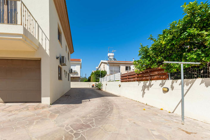 Image No.6-3 Bed House for sale