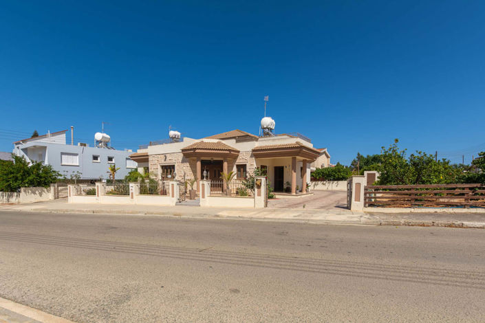 Image No.8-3 Bed House for sale