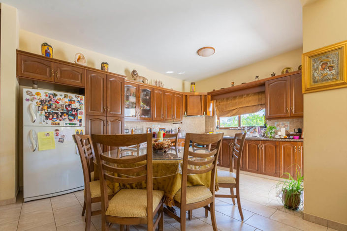 Image No.9-3 Bed House for sale