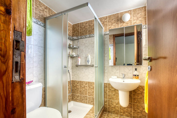 Image No.22-4 Bed House for sale